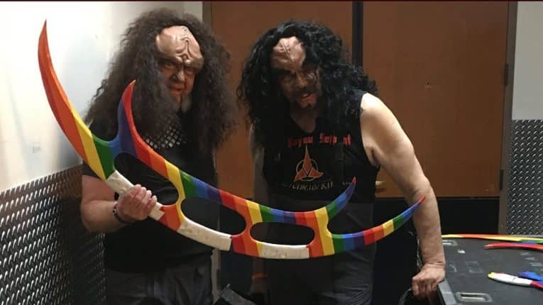 The First Gay Interracial Klingon Kiss + Sci-Fi Scandals Of Dragon*Con Past!